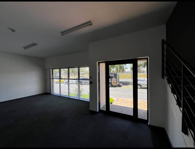 401M² WAREHOUSE TO LET IN AIRPORT INDUSTRIA